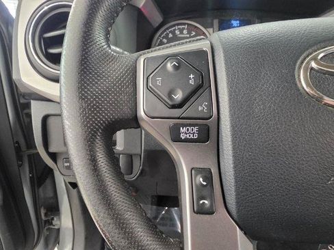 Used 2019 Toyota Tacoma SR5 RWD image 17