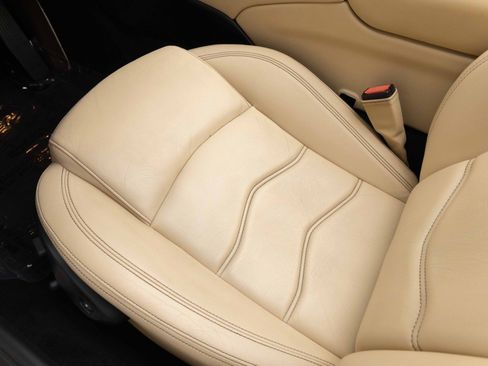 Used 2015 Maserati GranTurismo Convertible RWD image 34