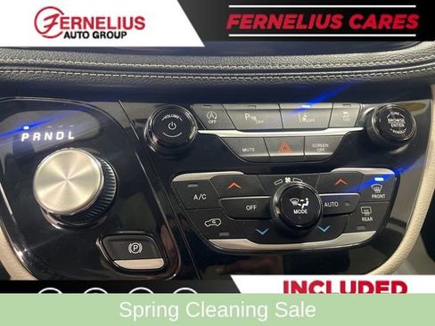 Used 2023 Chrysler Pacifica Limited FWD image 41