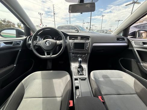Used 2016 Volkswagen e-Golf SE FWD image 18