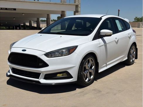Used 2015 Ford Focus ST FWD image 3