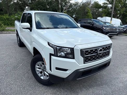 Used 2024 Nissan Frontier SV w/ Technology Package RWD image 4