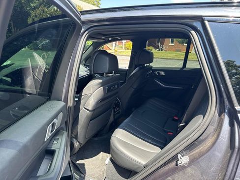 Used 2019 BMW X5 xDrive40i w/ M Sport Package AWD/4WD image 5