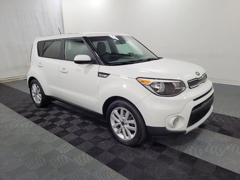 Used 2019 Kia Soul + FWD image 11