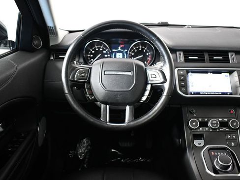 Used 2019 Land Rover Range Rover Evoque SE Premium image 27