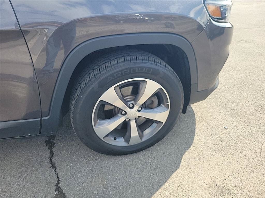 Used 2019 Jeep Cherokee Limited AWD/4WD image 31