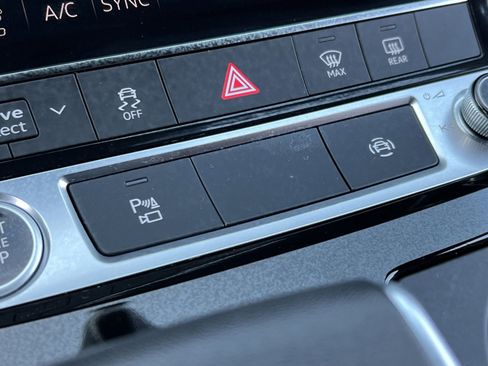 Used 2023 Audi Q8 Premium Plus w/ Premium Plus Package image 34