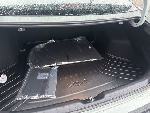 New 2025 Kia K4 LXS image 39