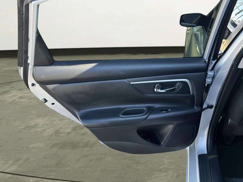 Used 2016 Nissan Altima 2.5 SV image 13