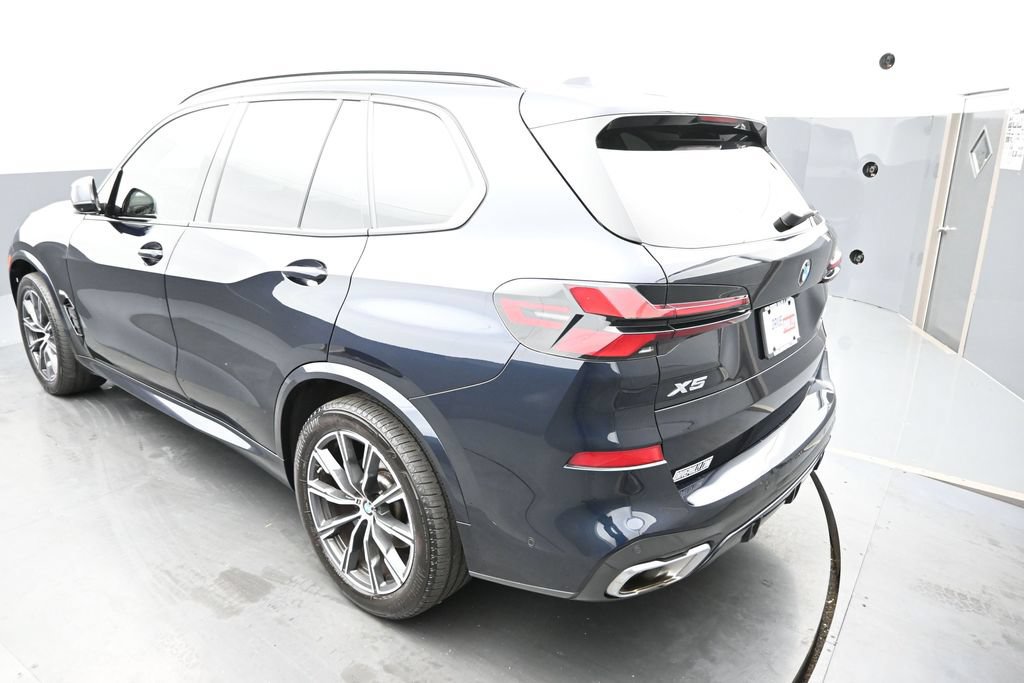 Used 2025 BMW X5 xDrive40i w/ M Sport Package AWD/4WD image 6