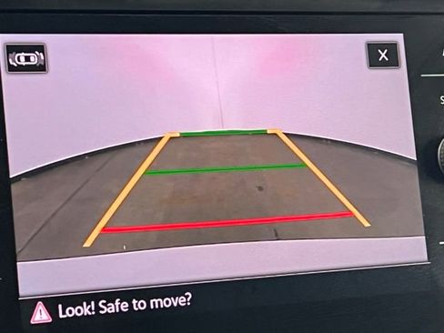 Used 2024 Volkswagen Tiguan SE image 31