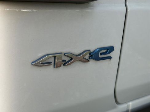 Used 2022 Jeep Wrangler Unlimited Sahara w/ Cold Weather Group image 5