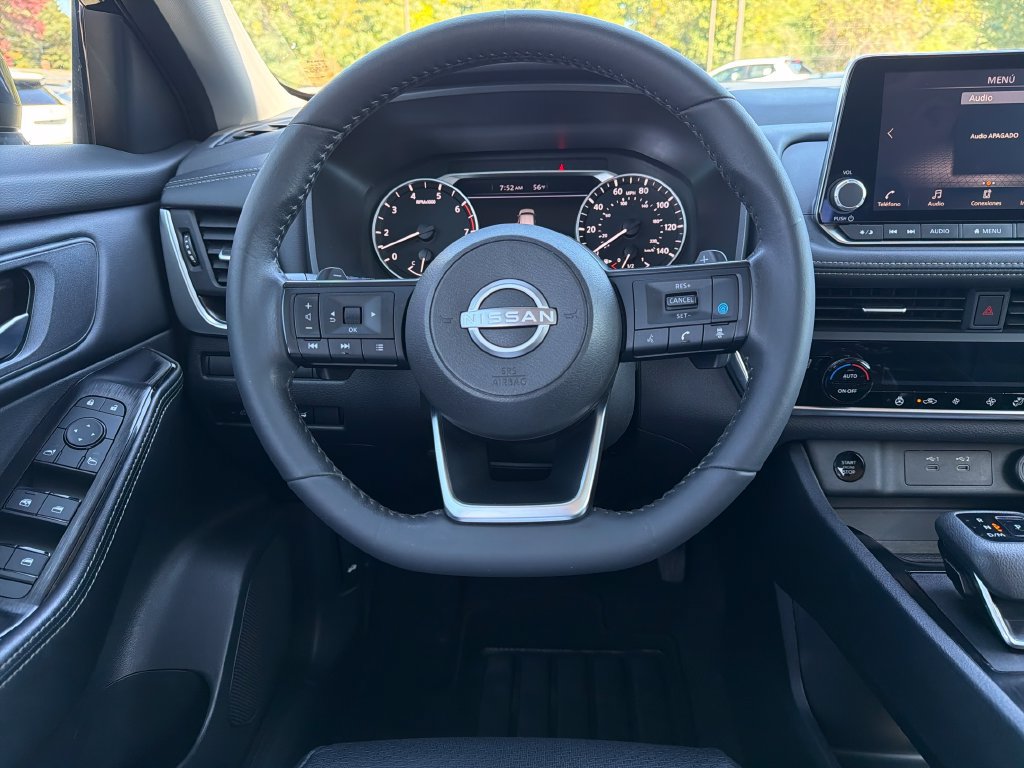 Used 2024 Nissan Rogue SV w/ SV Premium Package AWD/4WD image 13