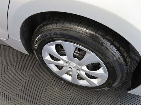 Used 2024 Toyota Corolla SE FWD image 7