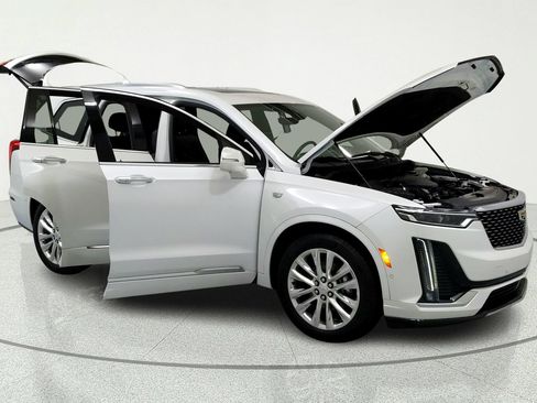 Certified 2020 Cadillac XT6 Premium Luxury AWD/4WD image 13