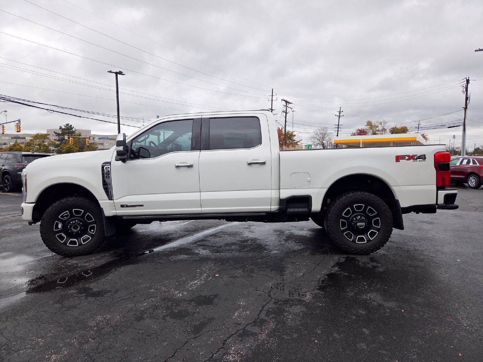 Used 2024 Ford F350 Platinum w/ FX4 Off-Road Package AWD/4WD image 24