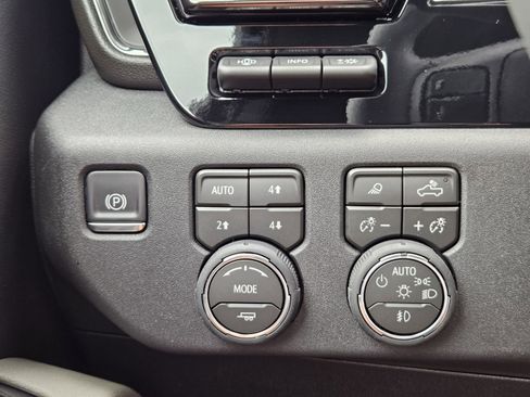 New 2026 Chevrolet Silverado 2500 ZR2 AWD/4WD image 23