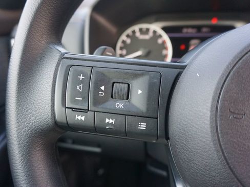 Used 2023 Nissan Rogue S AWD/4WD image 8