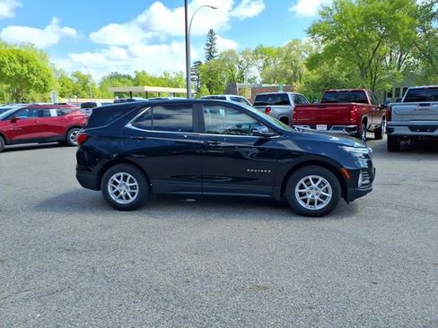 Used 2023 Chevrolet Equinox LT FWD image 2