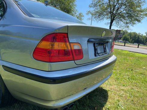 Used 2005 BMW 325xi Sedan AWD/4WD image 19