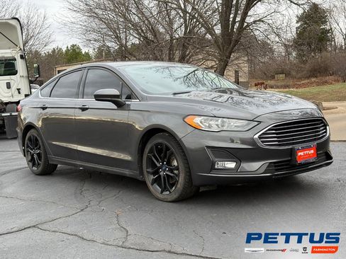 Used 2020 Ford Fusion SE w/ Equipment Group 151A image 1
