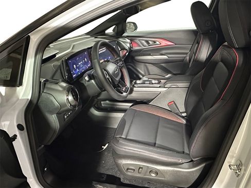 New 2026 Chevrolet Equinox EV RS image 9