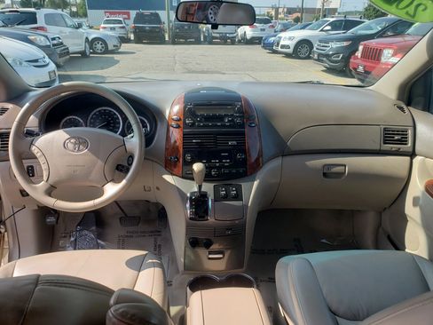 Used 2004 Toyota Sienna XLE AWD/4WD image 11
