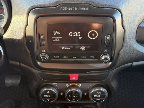 Used 2017 Jeep Renegade Trailhawk AWD/4WD image 26