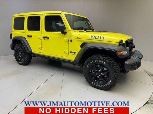 Used 2023 Jeep Wrangler Unlimited w/ Sun & Screen Package AWD/4WD image 7