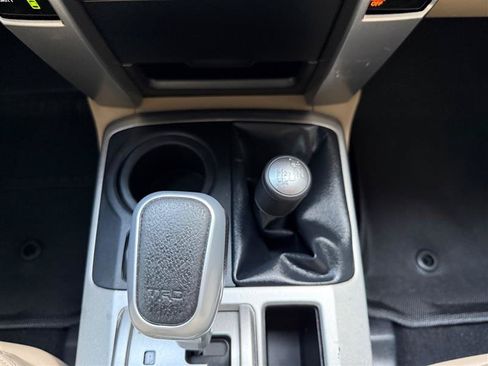 Used 2011 Toyota 4Runner SR5 AWD/4WD image 41