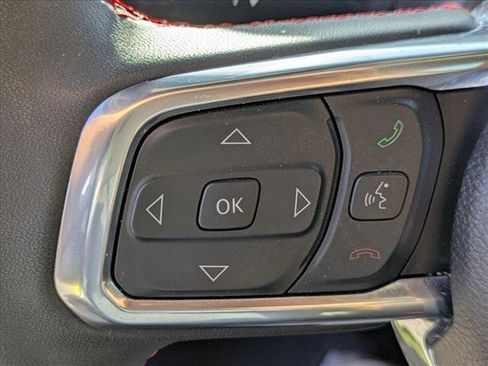 Used 2023 Jeep Wrangler Rubicon image 13