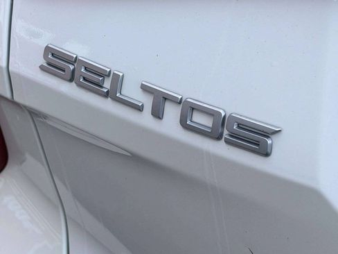 Used 2023 Kia Seltos S AWD/4WD image 5