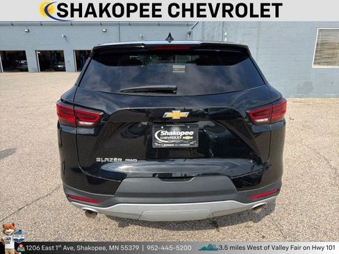 Used 2025 Chevrolet Blazer LT AWD/4WD image 3