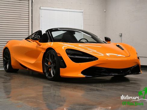 Used 2023 McLaren 720S Spider image 18