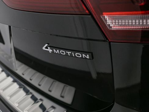 Certified 2023 Volkswagen Tiguan SE image 13