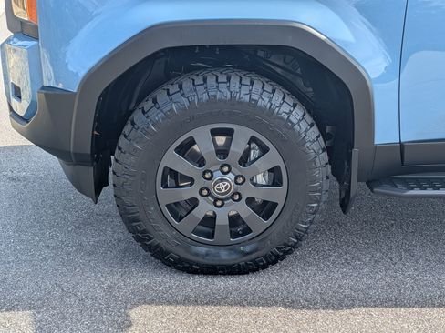 Used 2024 Toyota Land Cruiser image 32