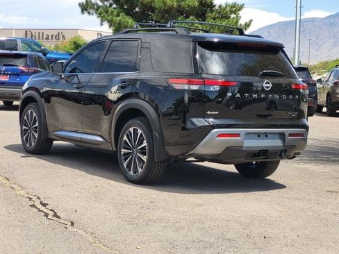 Certified 2026 Nissan Pathfinder Platinum AWD/4WD image 3