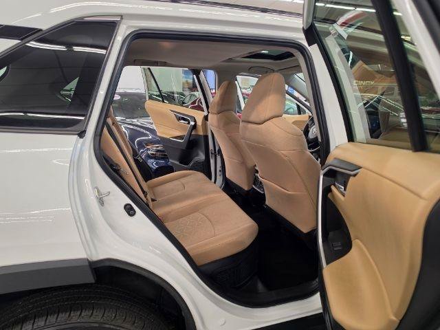 Used 2021 Toyota RAV4 XLE w/ Convenience Package AWD/4WD image 36