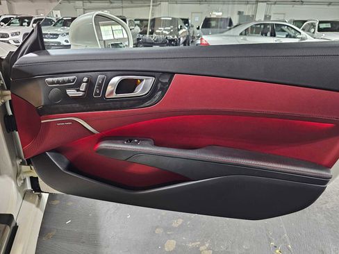 Used 2013 Mercedes-Benz SL 550 image 10