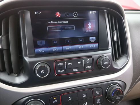 Used 2015 GMC Canyon SLT image 34