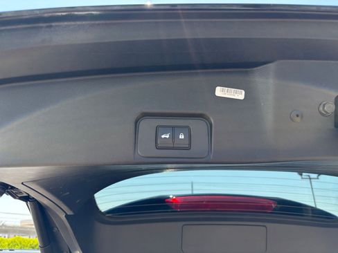 Used 2025 Nissan Rogue SV FWD image 23