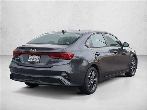 Used 2022 Kia Forte LXS FWD image 5