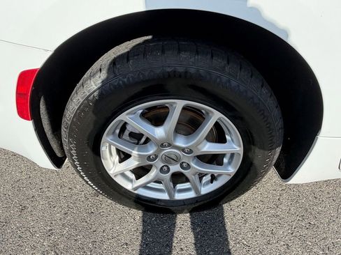 Certified 2025 Chrysler Pacifica Select image 14