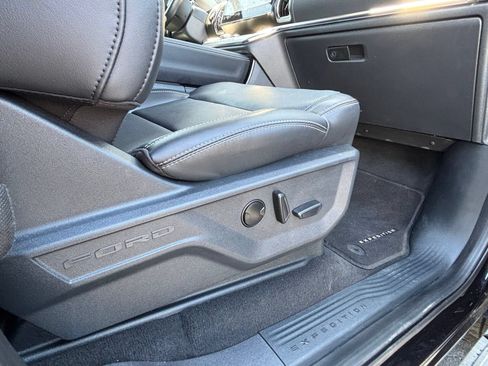 Used 2025 Ford Expedition Platinum AWD/4WD image 30