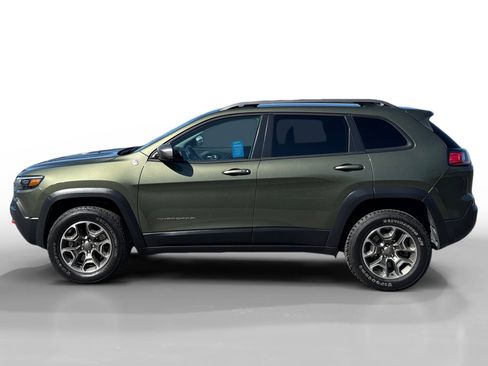 Used 2020 Jeep Cherokee Trailhawk image 2