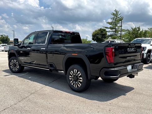 New 2026 GMC Sierra 3500 Denali Ultimate AWD/4WD image 3