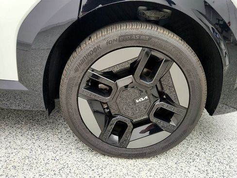 Used 2024 Kia EV9 GT-Line AWD/4WD image 9