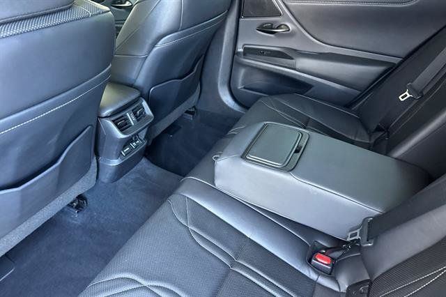 Used 2021 Lexus ES 300h w/ Accessory Package FWD image 11