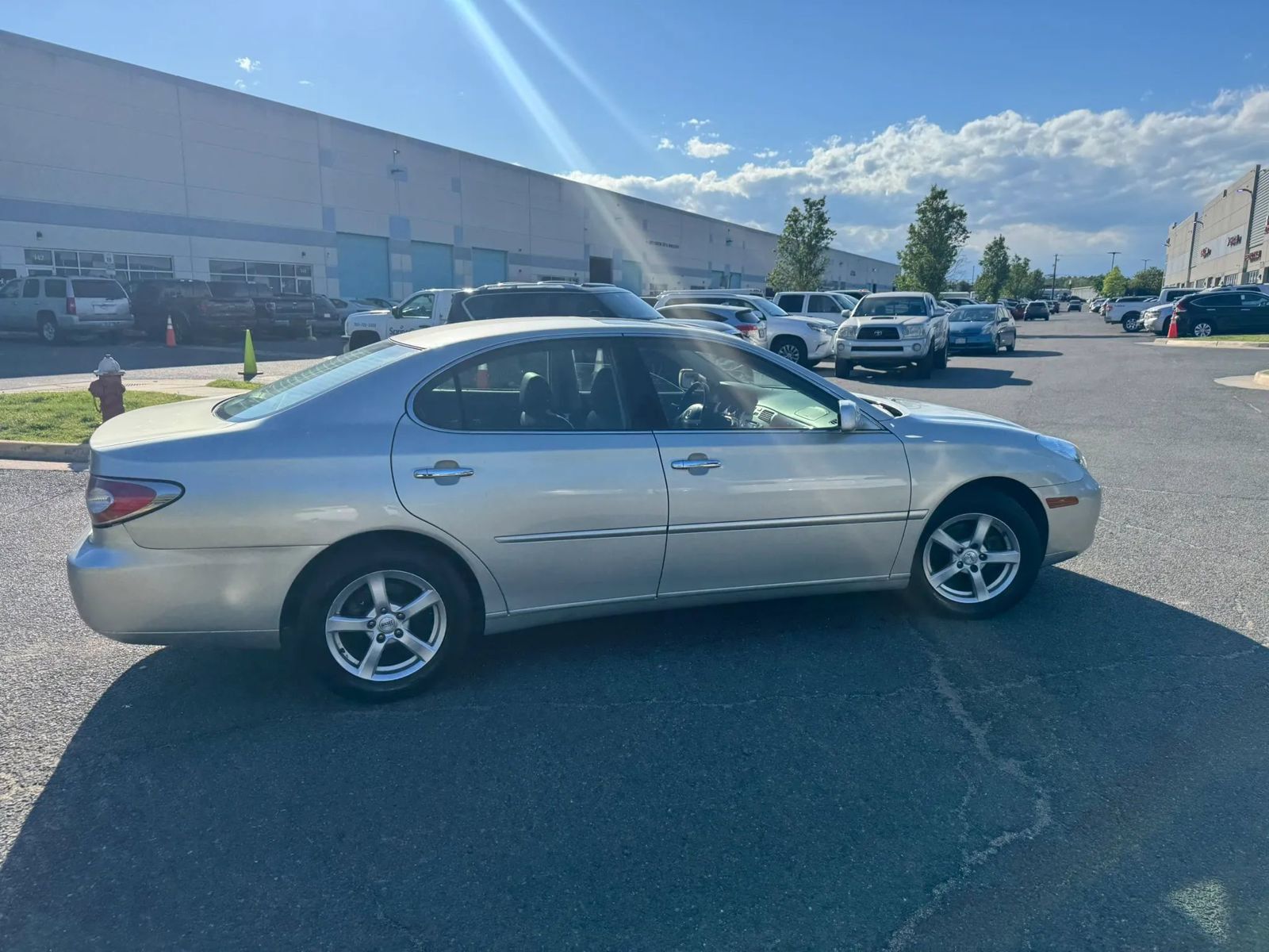Used 2004 Lexus ES 330 w/ Premium Pkg FWD image 16