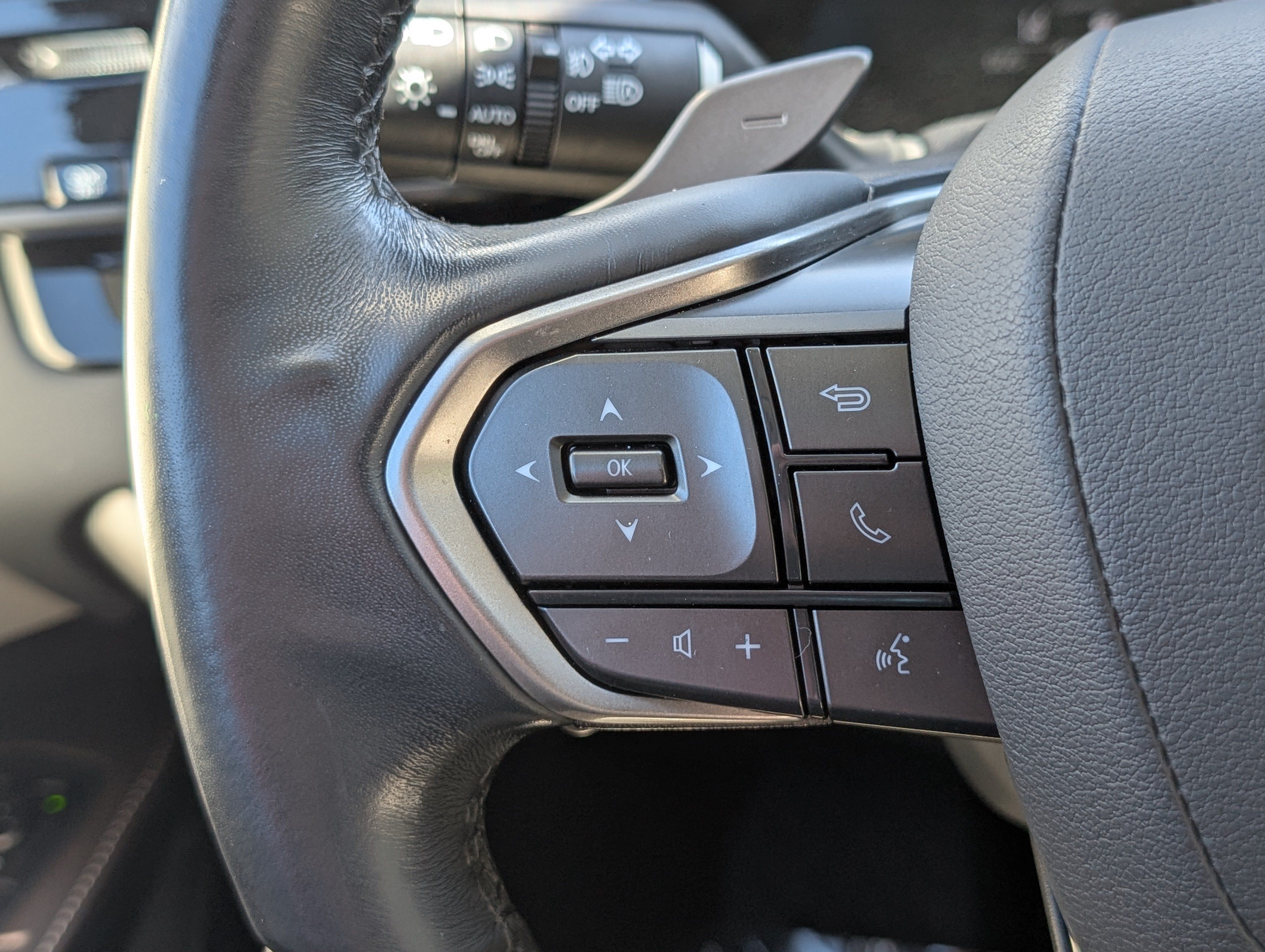 Used 2023 Lexus RX 350 Premium w/ Accessory Package (Z1) AWD/4WD image 23